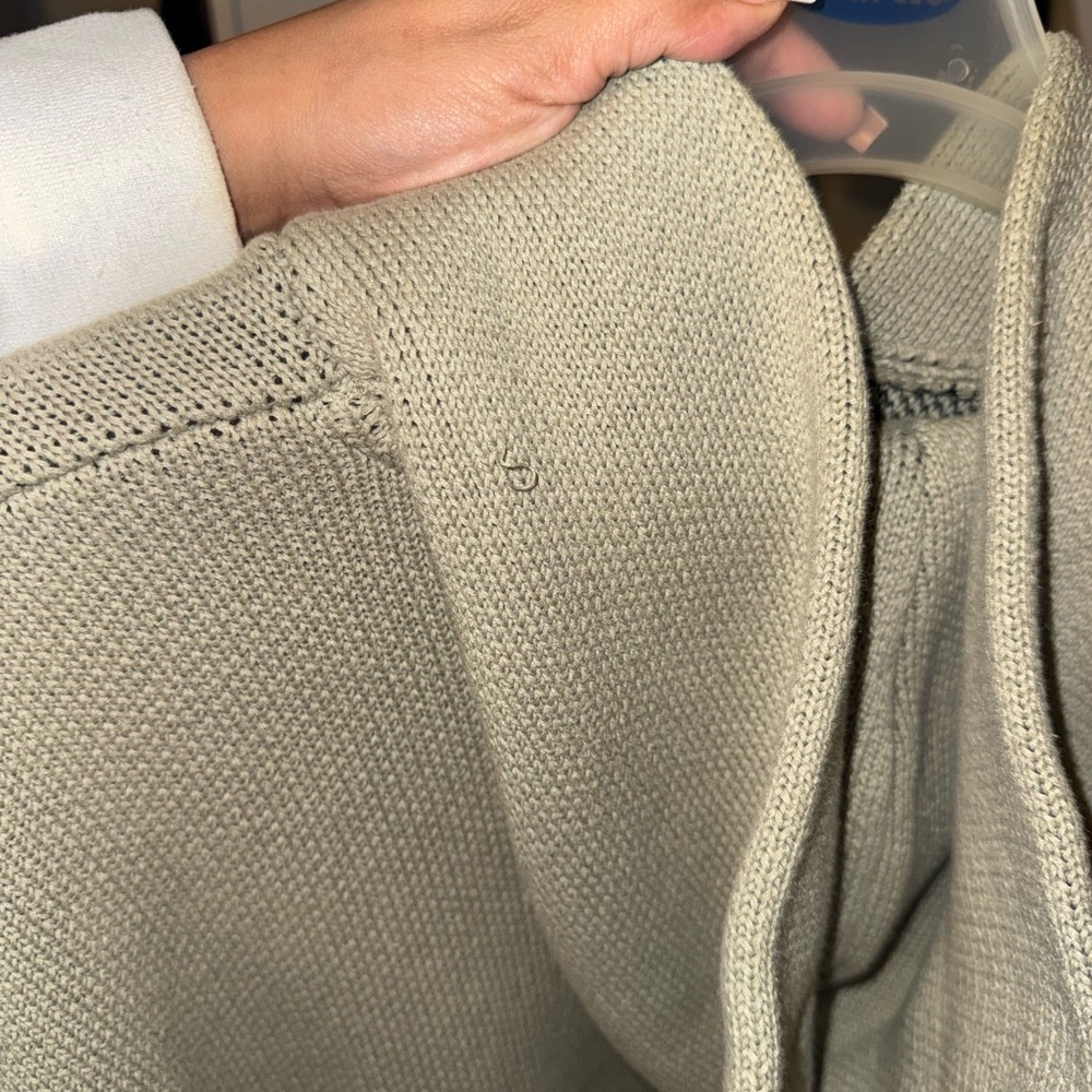 Essentials beige sweater - Picture 4 of 6